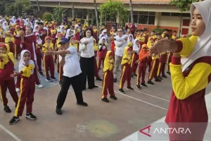 Mendikdasmen Beri Tiga Pesan untuk Siswa SD Srengseh Sawah 15 Saat MPLS