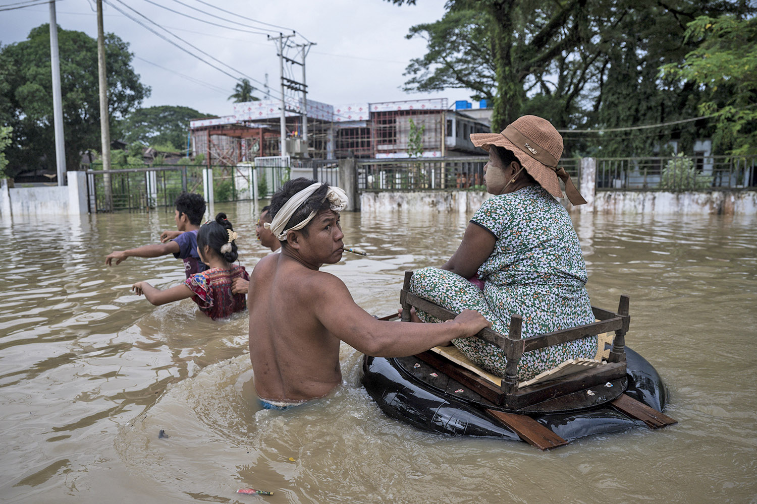 Myanmar Dilumpuhkan Banjir Mematikan, Ribuan Rumah Tengge...
