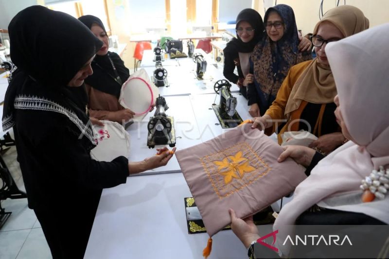 Dekranasda Banda Aceh Dorong Pengrajin Bordir Tembus Pasa...