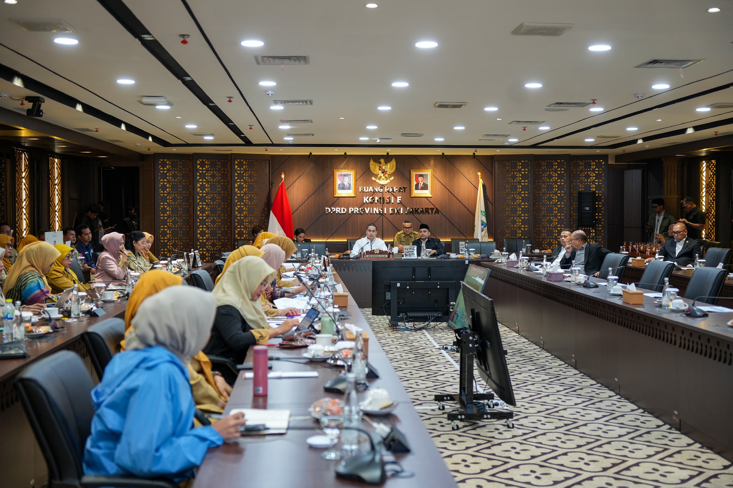 DPRD DKI Setujui Dua Ranperda Strategis Terkait Perlindun...
