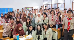 Latih Etika Komunikasi Digital, FIKOM USAHID Sasar Gen Z di SMA Diponegoro 1 Jakarta
