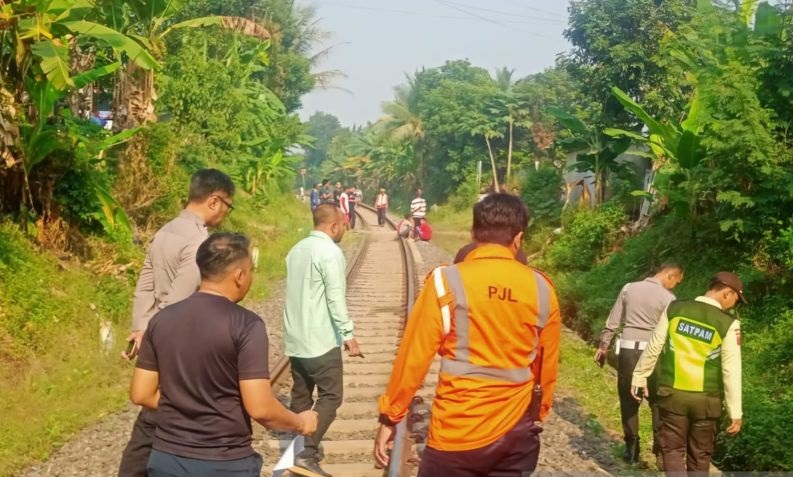 Pria di Cianjur Tewas Tertabrak KA Siliwangi, KAI Imbau W...