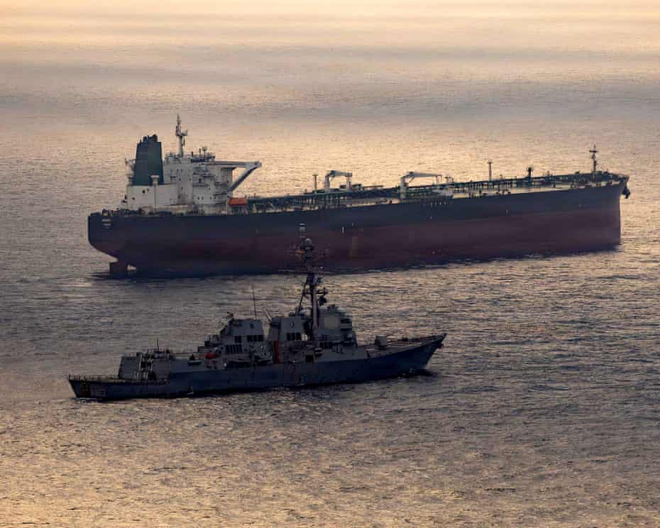 Trump Batalkan Rencana Tarif Tol Selat Hormuz, tetapi Blo...