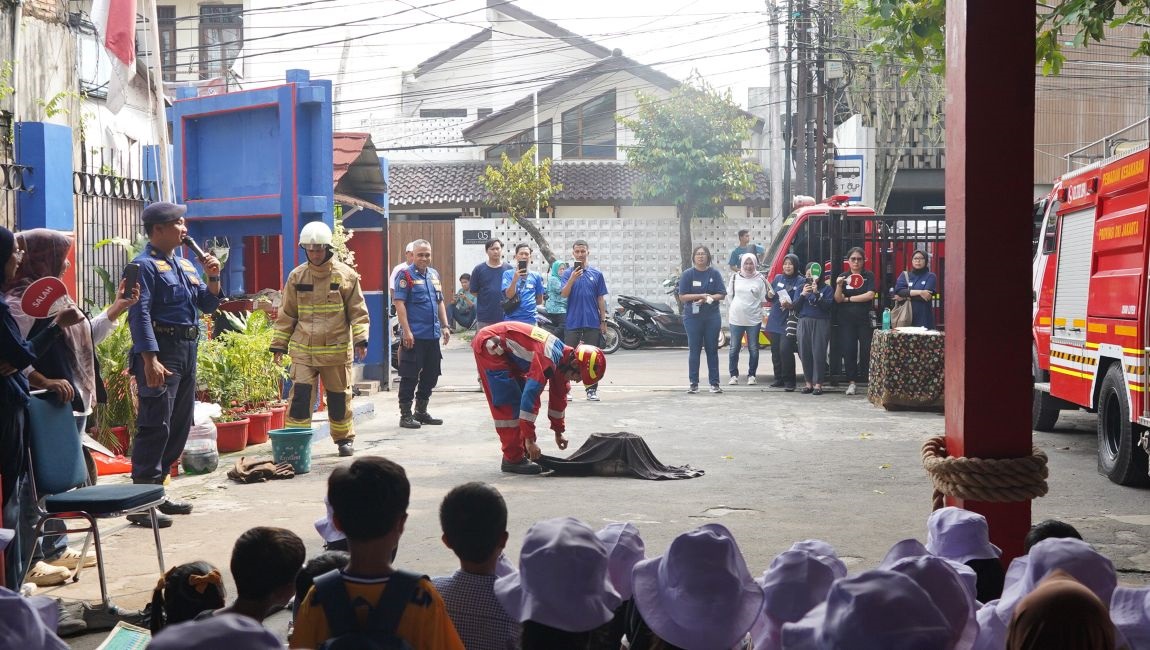 Bangun Budaya Siaga Bencana, Ratusan Anak Belajar Langsun...