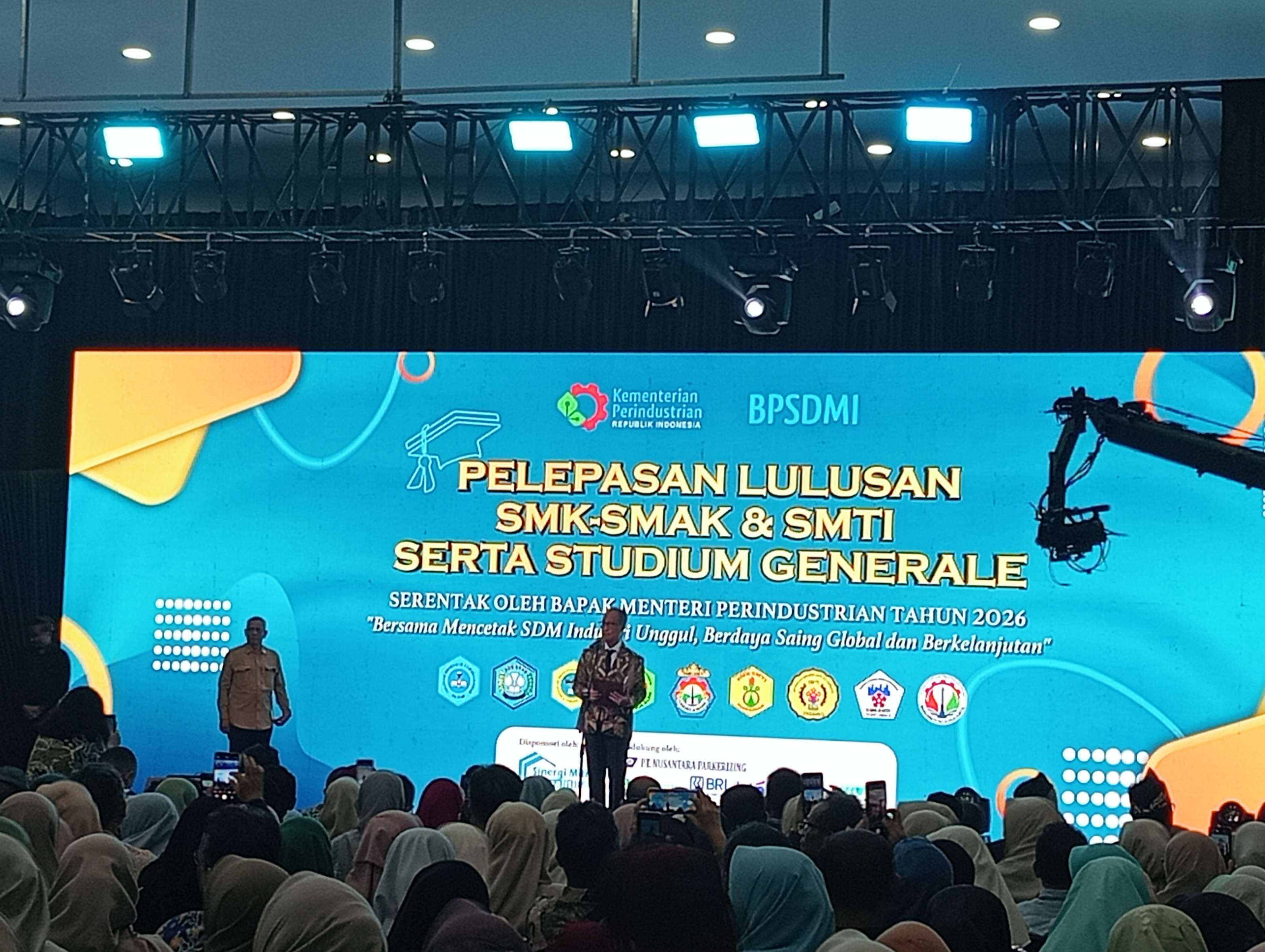 Menperin Lepas 2.361 Lulusan SMK Serentak, Mayoritas Terserap di Industri dan Berwirausaha