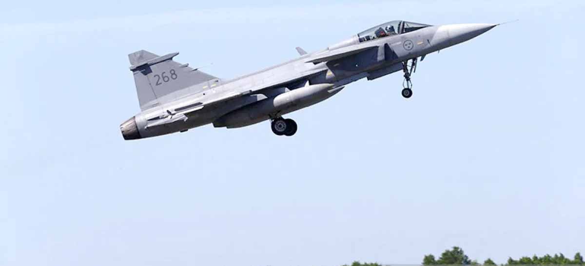 Inggris dan Swedia Kolaborasi Pasok 16 Jet Tempur Gripen ...