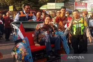 Kemenkeu Salurkan Bantuan B...