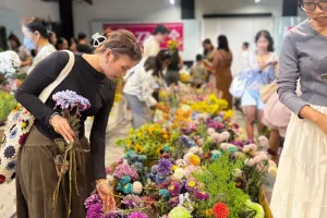 Ribuan Pengunjung Padati KEK Kura Kura Bali, Festival Bunga Jadi Daya Pikat Baru
