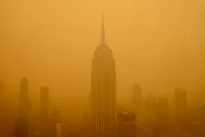 Hutan Kanada Dilahap Kebakaran Hebat, Langit New York Berubah Jadi Oranye