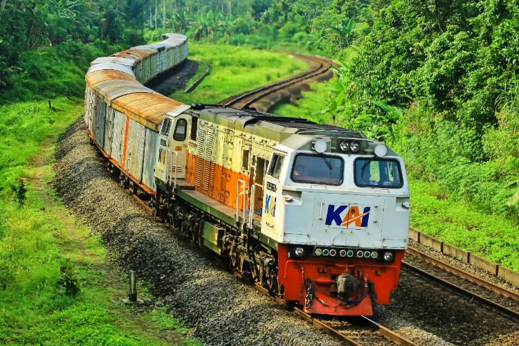 PT KAI Angkut 10.050 Ton Pupuk selama Semester I 2026