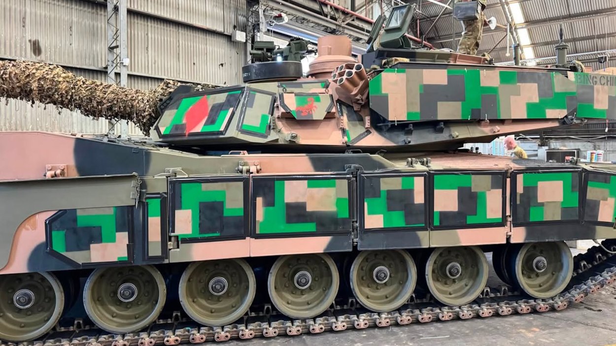 Australia Samarkan Tank Abr...