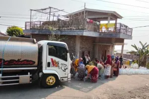 Bantuan Air Bersih untuk Warga Terdampak Krisis Air di Cilegon