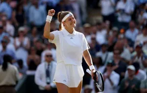 Finalis Wimbledon Karolina ...