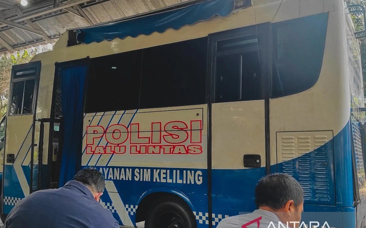 Minggu, SIM Keliling Polda ...