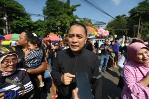 Wali Kota Surabaya Turun La...