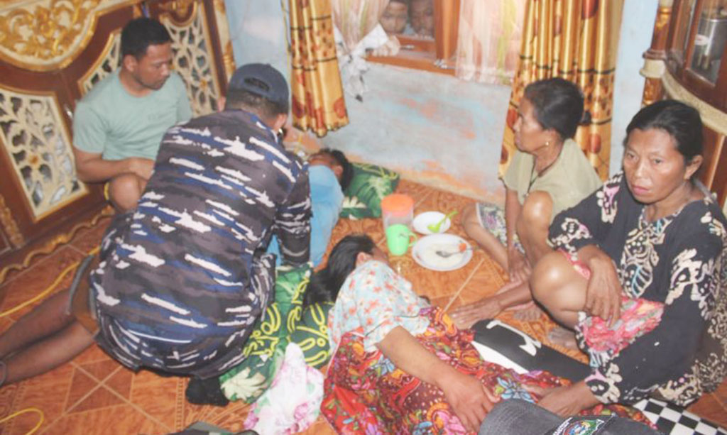 Lima Orang bertahan di Atas Gabus Beberapa Hari, Tiga Orang Meninggal Dunia.
