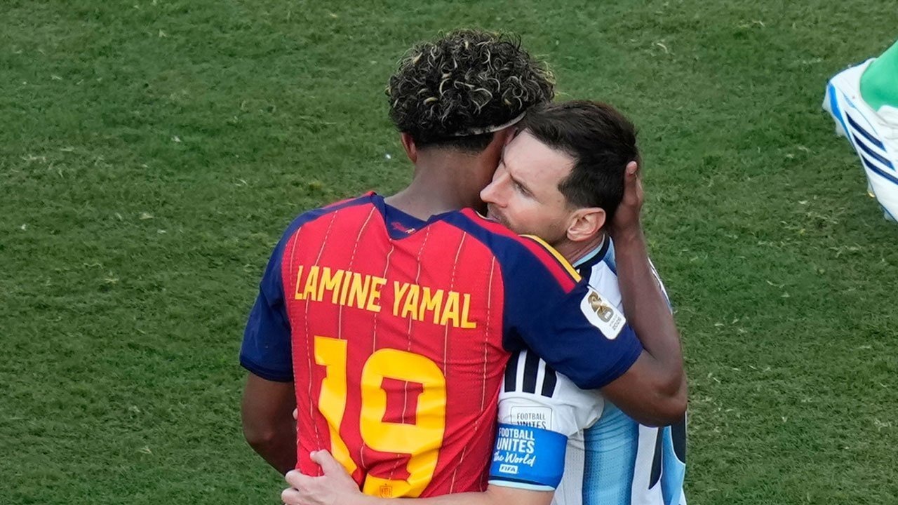 Dari Foto Memandikan Bayi hingga Final Piala Dunia, Momen...