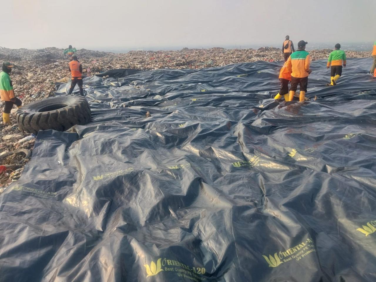DLH DKI Jakarta Tutup Zona 2 TPST Bantargebang, Pasang Ge...