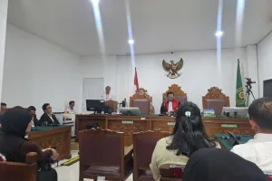 Hakim Tolak Praperadilan Ke...