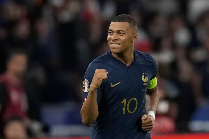 Kylian Mbappe Rebut Sepatu Emas Piala Dunia 2026