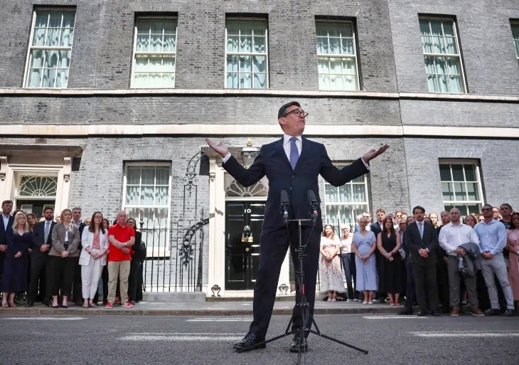 PM Baru Inggris Andy Burnham Janji Akhiri Kekacauan Polit...