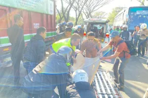 Polresta Bandung Buru Sopir Truk Tabrak Lari yang Tewaskan Pemotor di Rancaekek