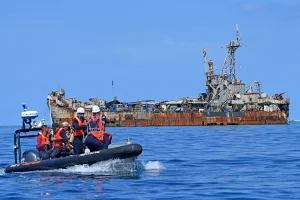 Tiongkok Lukai Pelaut Filipina dalam Bentrokan di LTS