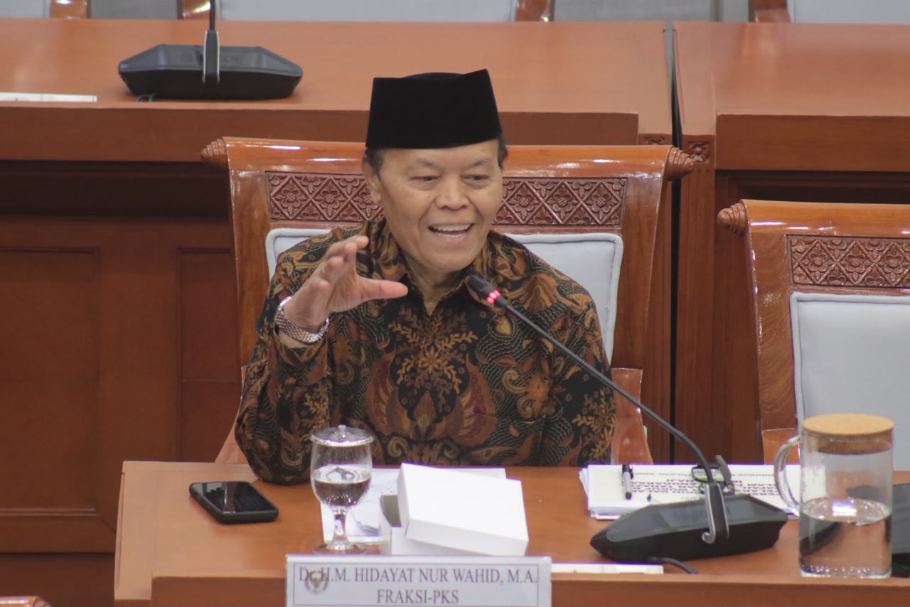 Hidayat Nur Wahid Dukung Zakat sebagai Tax Credit Dimasuk...