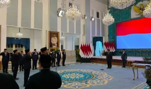 Prabowo Resmi Lantik Donny Ermawan sebagai Gubernur Universitas Republik Indonesia