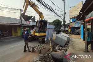 Sering Bikin Macet, Proyek Galian Saluran di Joglo Ditarget Selesai Oktober 2026