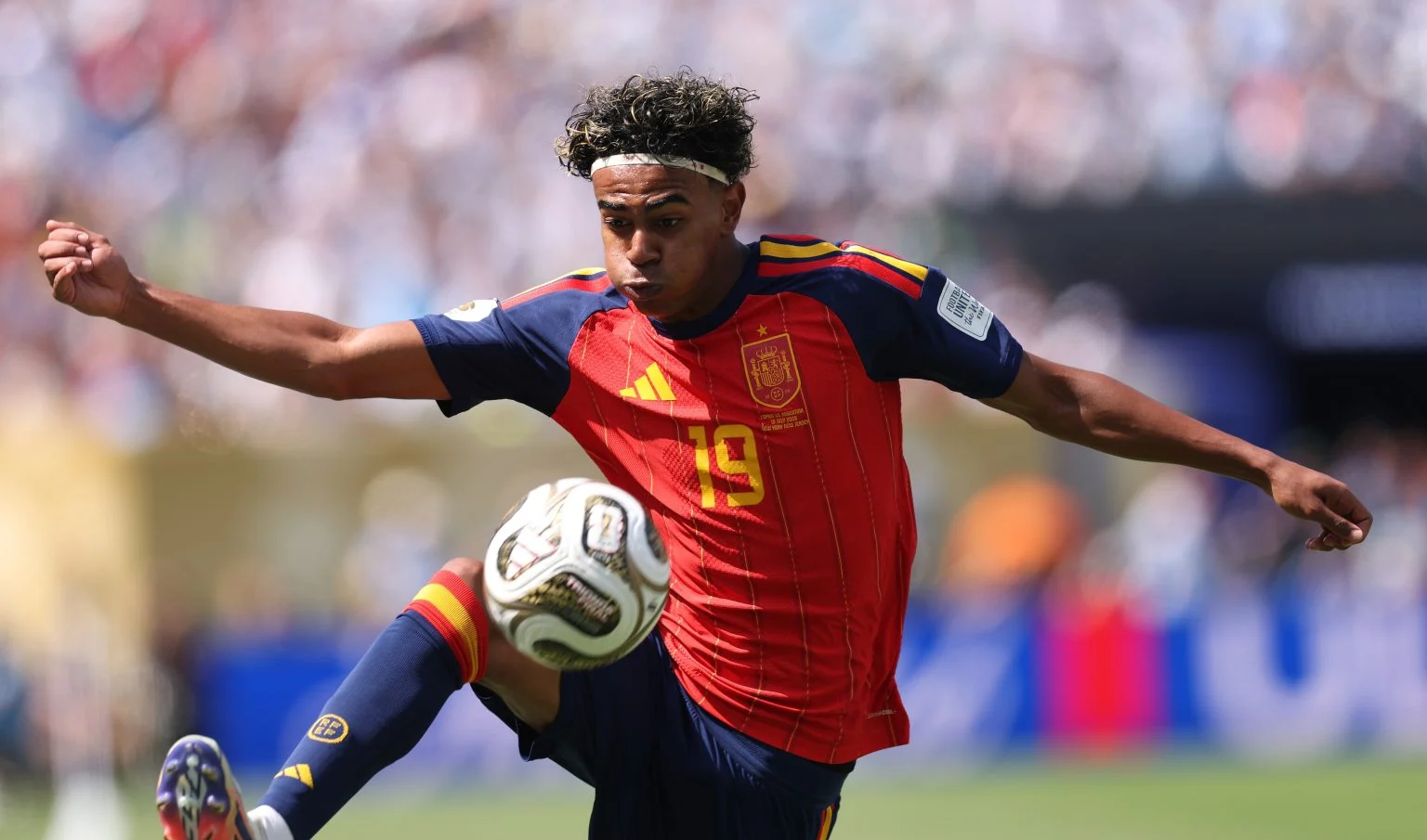 Barcelona Berburu Striker Baru, Hansi Flick Pastikan Lami...