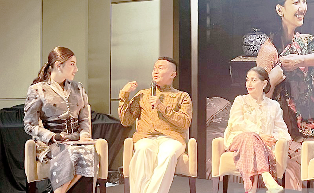Desainer Hagai Pakan Ungkap Tren Padu Padan Kebaya Klasik dan Busana Modern