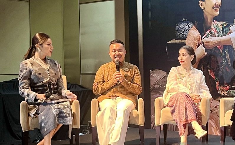 Hagai Pakan: Percaya Diri Jadi Kunci Mix and Match Kebaya agar Tetap Relevan