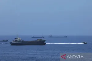 Selat Hormuz Dipasangi Ranjau, Tiga Kapal Tanker Meledak Saat Mencoba Melintas