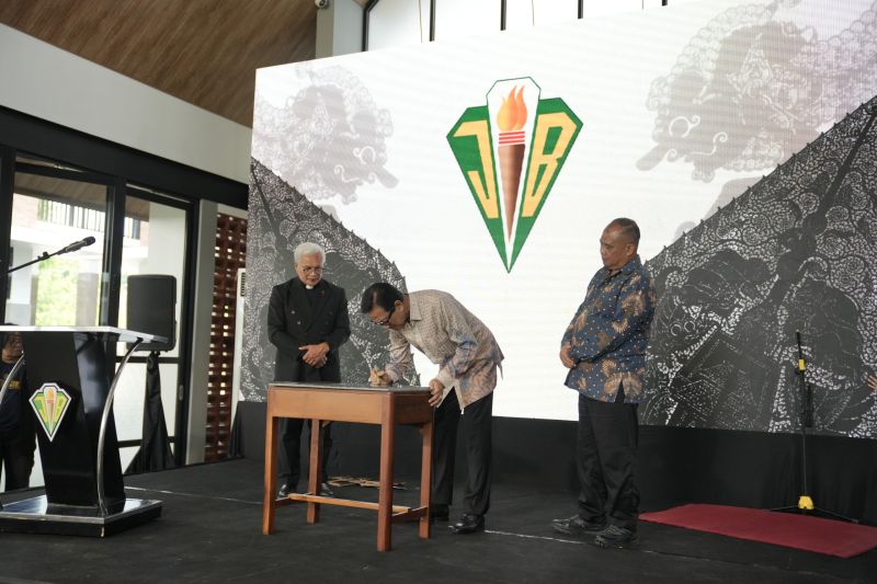 Sri Sultan: Pendidikan Tanggung Jawab Kolektif, Bukan Sek...
