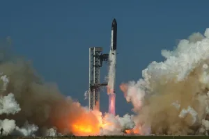 SpaceX Berhasil Uji Terbang Starship Pertama Sejak IPO