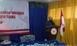 Anggota DPR RI Yan Mandenas Motivasi Siswa SMA di Mimika, Dorong Kejar Beasiswa Luar Negeri