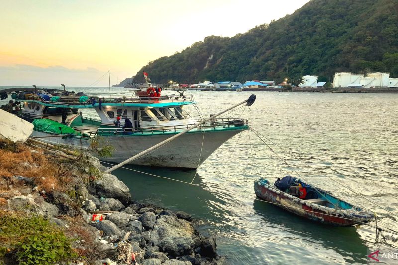 Cuaca Buruk Ancam Teluk Tomini, KSOP Gorontalo Minta Nela...