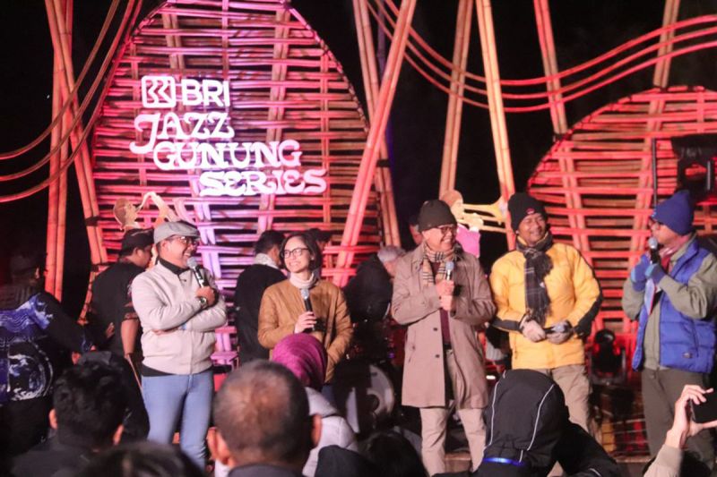 Jazz Gunung Bromo Jadi Pang...