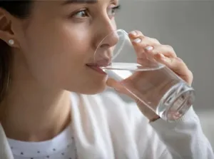 Kelola Stres dengan Cukupi Kebutuhan Konsumsi Air Putih