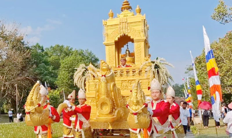 Kirab Puja Yatra Asadha 2570 BE, Ribuan Umat Buddha Ikuti...