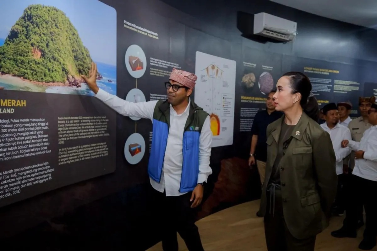 Menpar Bidik Kartu Hijau Geopark Ijen dalam Revalidasi UN...