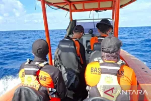 Pencarian Nahkoda Speedboat yang Tenggelam di Teluk Tomini