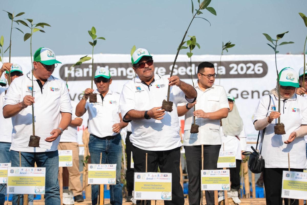 Peringati Hari Mangrove Sedunia, Pemprov DKI Tanam 21.060...