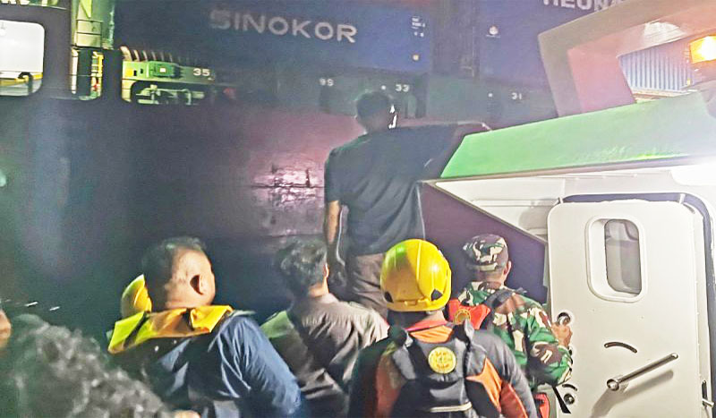 Awak Kapal Tenggelam di Kep...