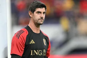 Courtois Sambut Van Bommel, Masa Depannya di Timnas Belgia Masih Tanda Tanya