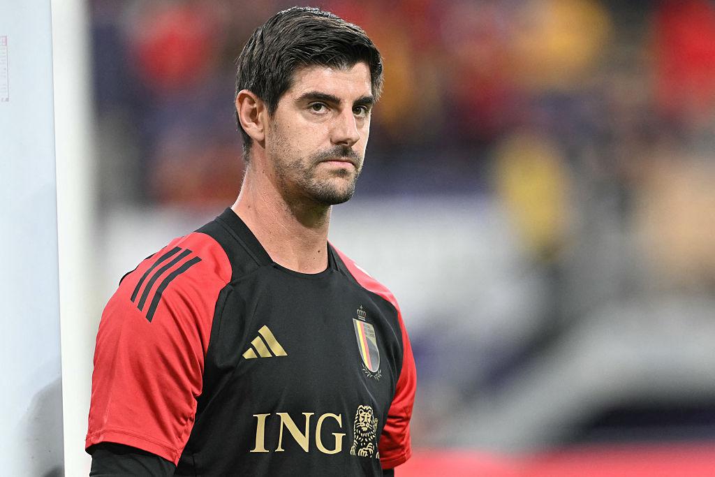Courtois Sambut Van Bommel, Masa Depannya di Timnas Belgi...