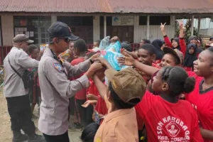 Menanamkan Semangat Literasi kepada Pelajar di Karubaga