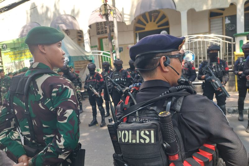 Pascabentrokan, Aktivitas Warga di Jalan Tambak Menteng K...
