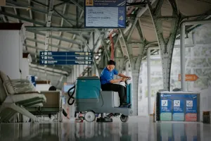KAI Services Terapkan Teknologi Ramah Lingkungan “Smart Cleaning” di Stasiun Kereta